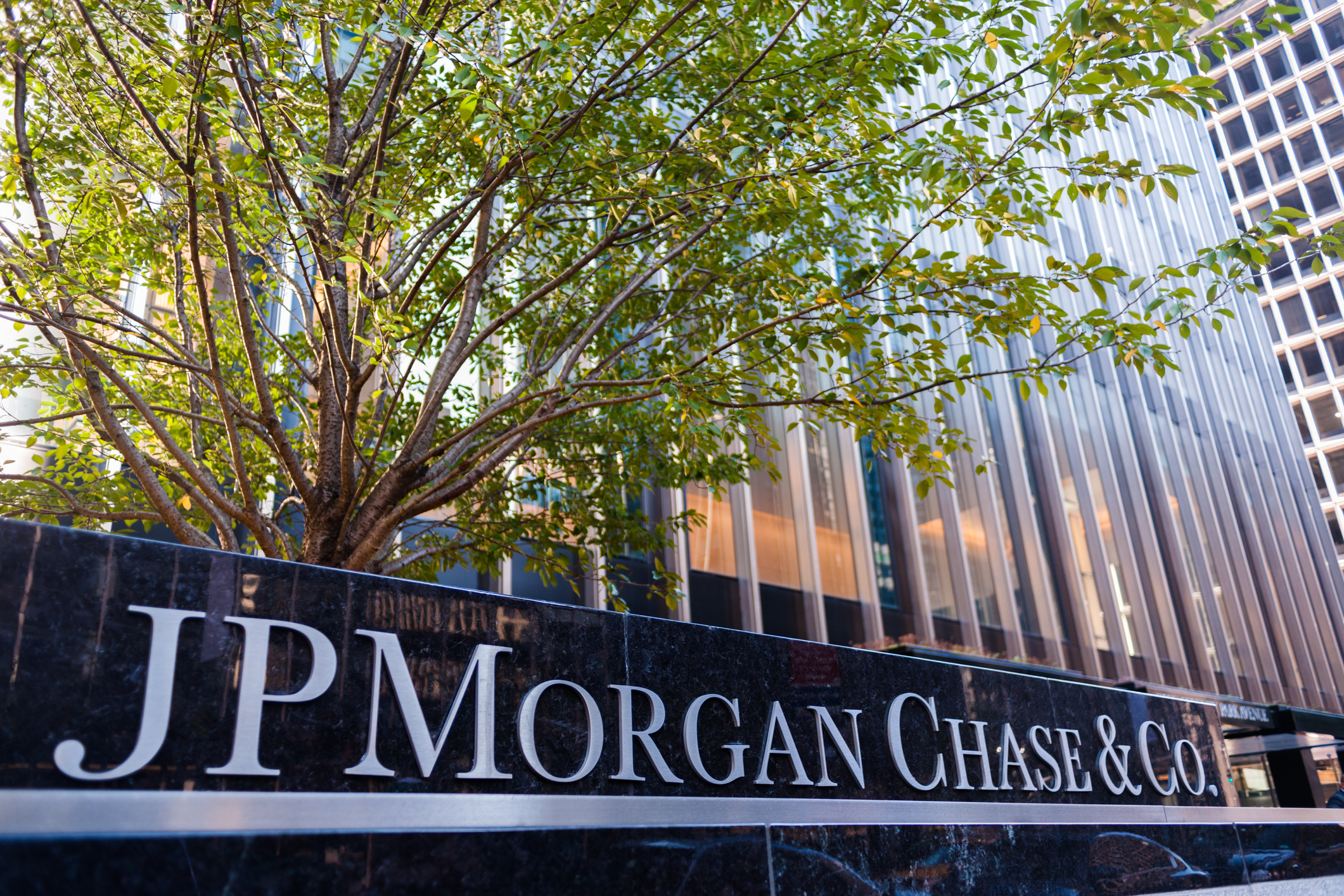 Morgan chase. Джи пи Морган Чейз. JPMORGAN Chase здание. Банк jp Morgan. JPMORGAN Chase эмблема.